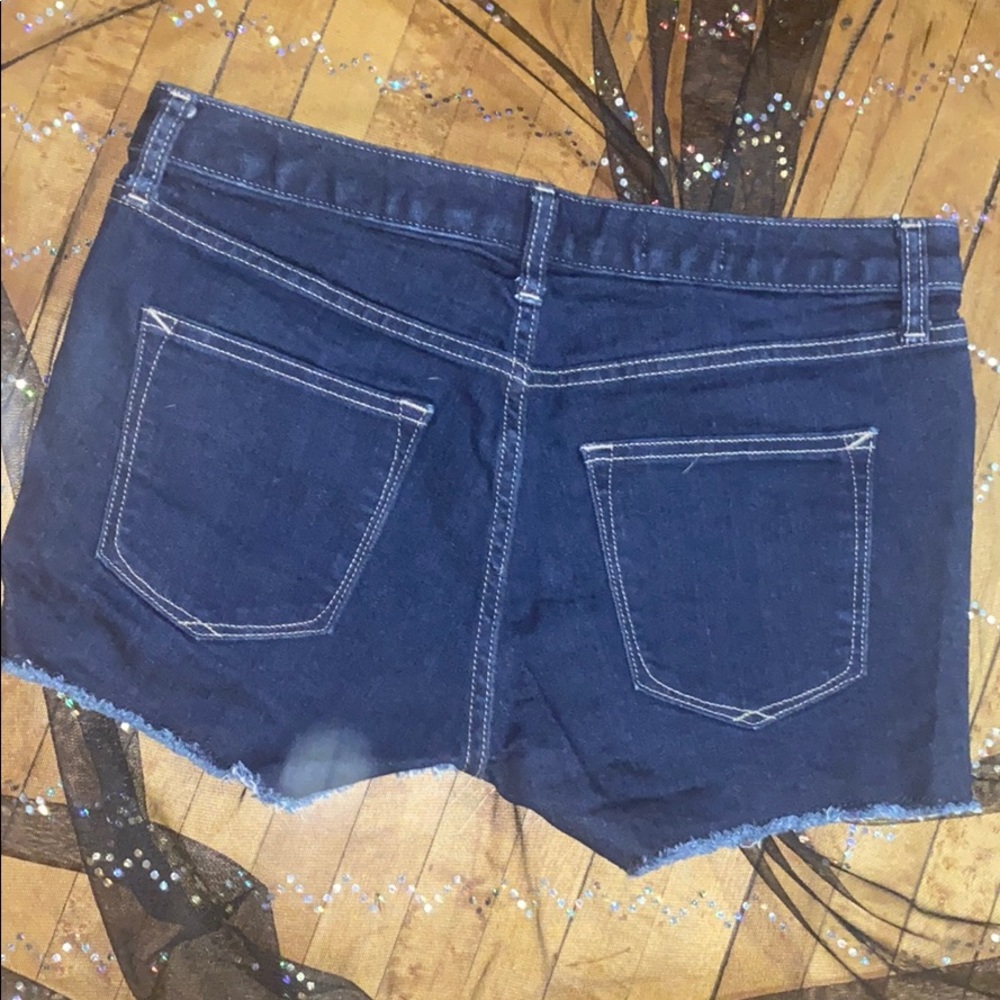 Shorts - Picture 2 of 3